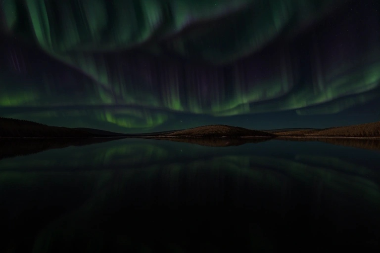 Infinite Echolalia of Silence within Echo